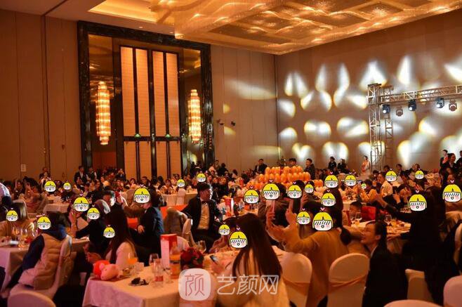 2019跨年之夜·坤娜VIP答谢盛典圆满落幕，与您并肩同行！