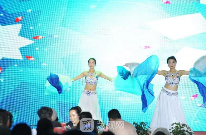 2019跨年之夜·坤娜VIP答谢盛典圆满落幕，与您并肩同行！