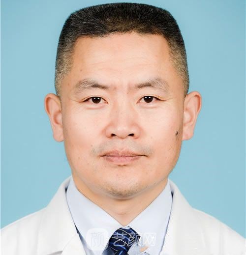 李金晟