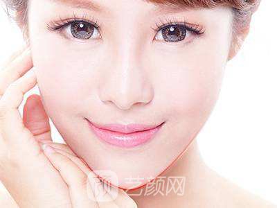 微晶瓷垫下巴手术更好年龄?