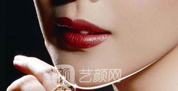 女人的标准下巴你有吗?