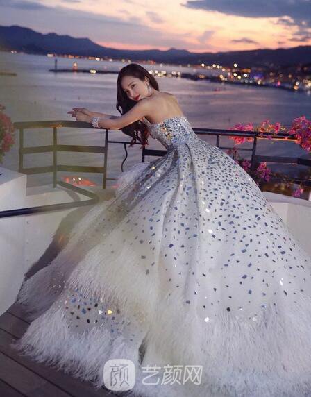 这个元素郑秀妍用被封神，辛芷蕾用却被吐槽油腻？差别怎么这么大！ 