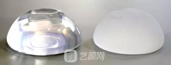 假体隆胸和真胸的区别大吗？
