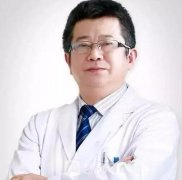 董帆