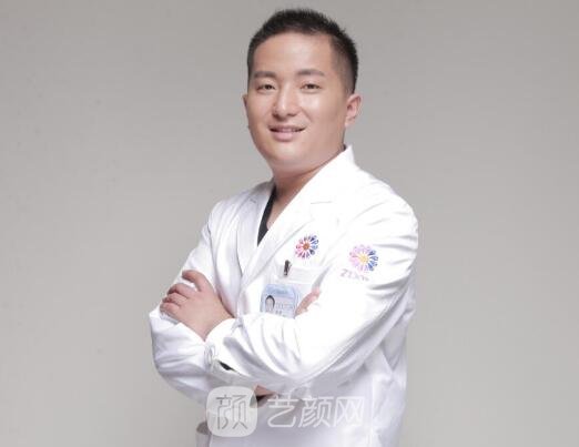 邱伟医生怎么样_案例图片_个人资料_四川成都华美紫馨整形医院_艺颜网