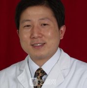 李伟