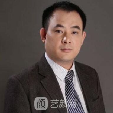 董小飞