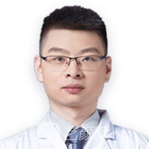 张坤