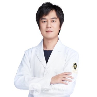 吴君
