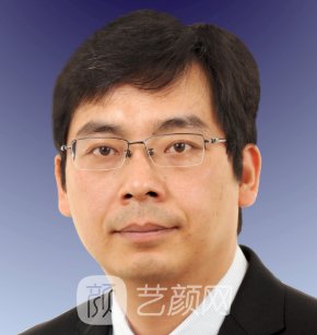 何伟