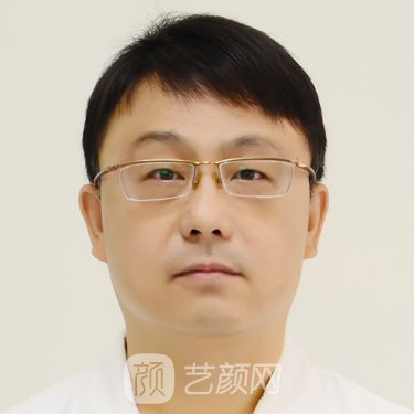 裴革