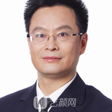 王加凌