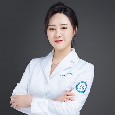 李龙霞