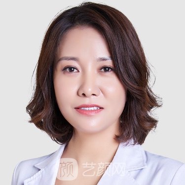 李晶