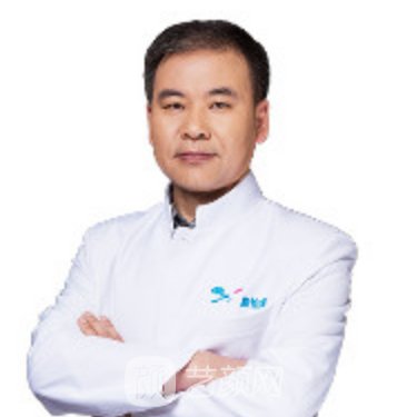 李国伟