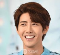 黄光熙整容据说是迫于无奈，而如今也成为了整形机构的代言人