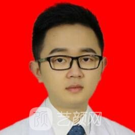 张灿