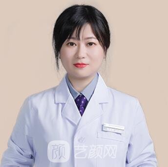 魏润菁