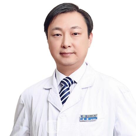 龚麟