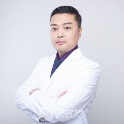 戴凌钦