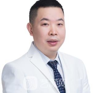 邱成