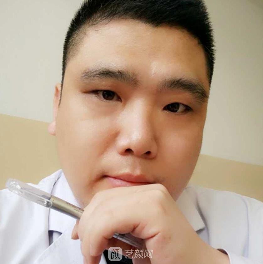 刘明