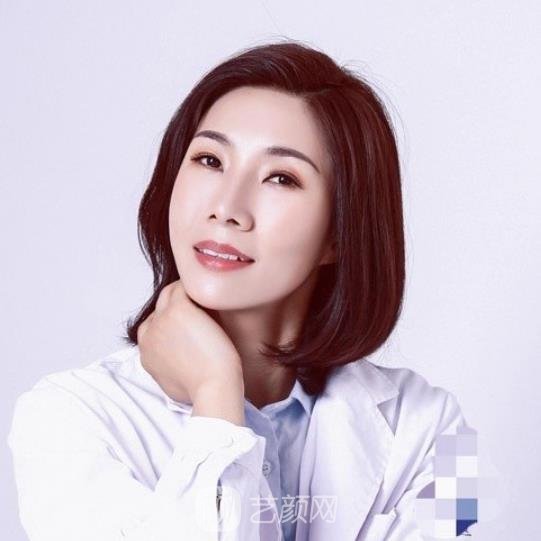 万莉