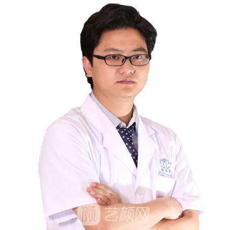 张卓