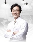尹度龙医生做双眼皮修复技术怎么样?