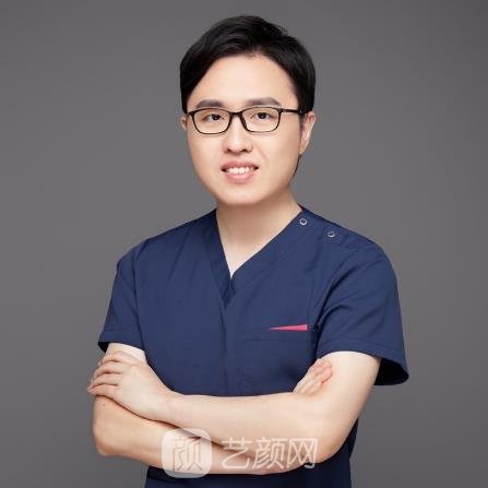 邱加恩