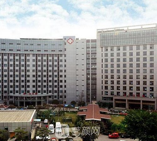 甘肃宝石花医院口腔科是一家正规的,靠谱的口腔机构,兰州石化总医院