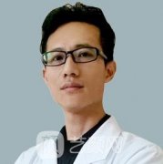 成都自体脂肪填充面部医生推荐哪个呢？