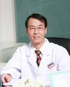 较好的自体脂肪隆胸的专家是谁呢？