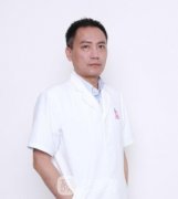 李旭东跟刘李娜哪个做自体脂肪好呢？