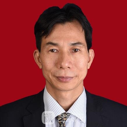 万苗坚