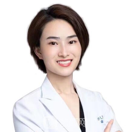 张莹