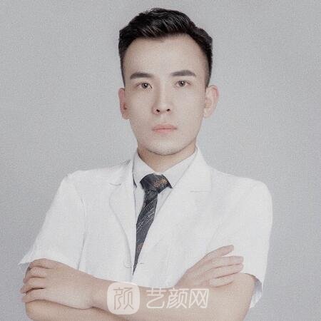 李天驰