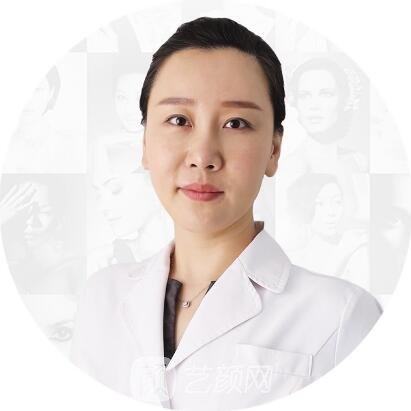 戚佳