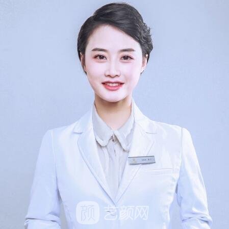 李佳佳