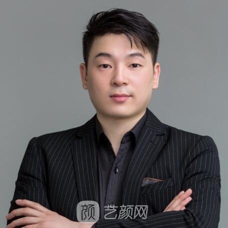 李宝偎