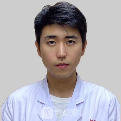 李勇