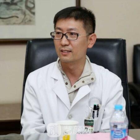 刘小伟医生怎么样_案例图片_个人资料_北京熙仁医院眼科_艺颜网