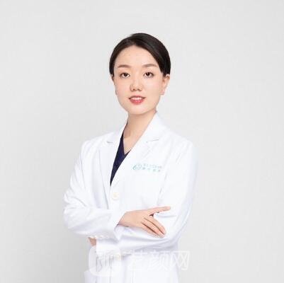 王新新
