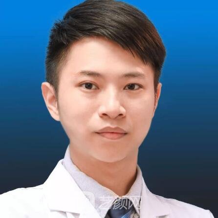 李伟强
