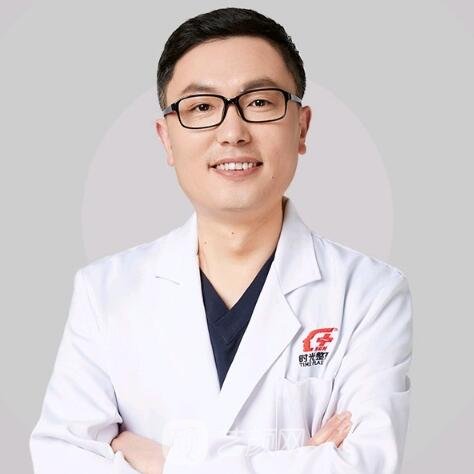 杨立群