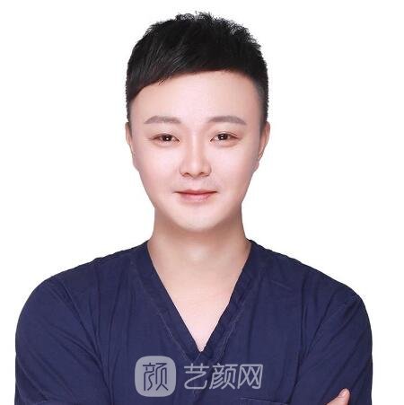 张泉萍