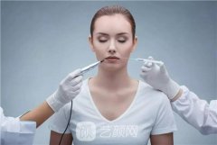 注射胶原蛋白手术取出过程，注射胶原蛋白填充脸有副作用吗？