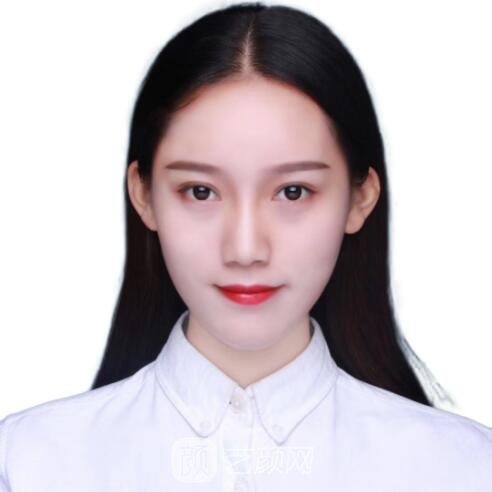 张佳雯