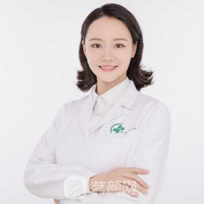 荣坤杰