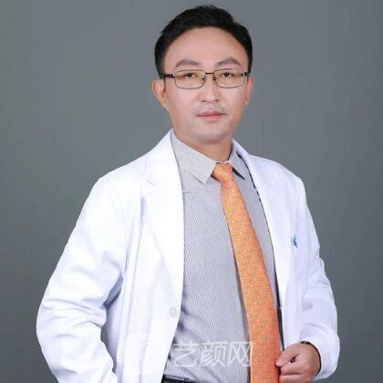 刘育凤